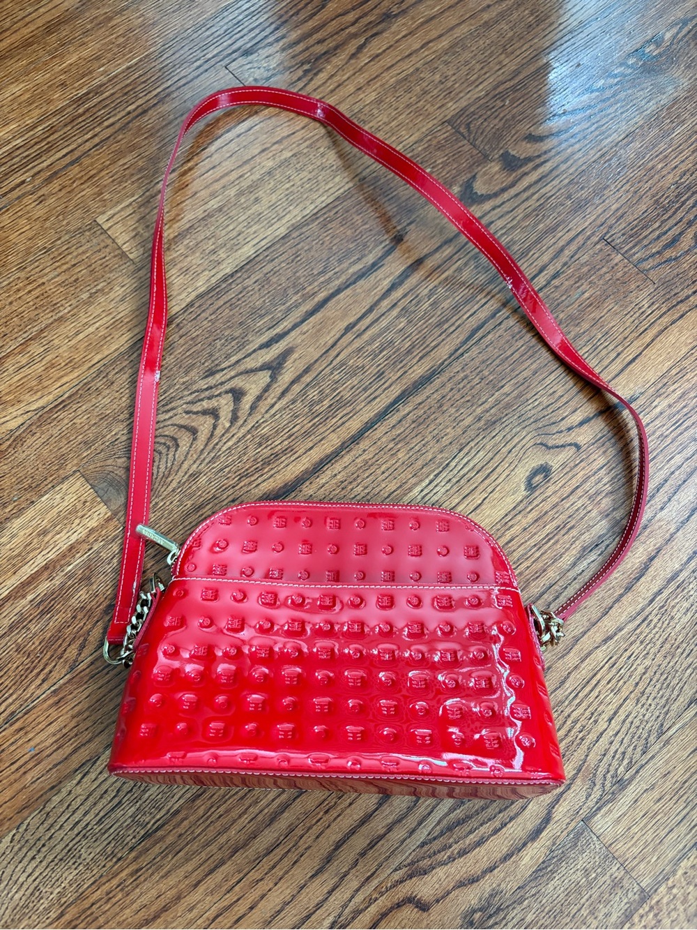 Arcadia Red Patent Leather Shoulder Bag Embossed Logo Chain Gold Hardware
